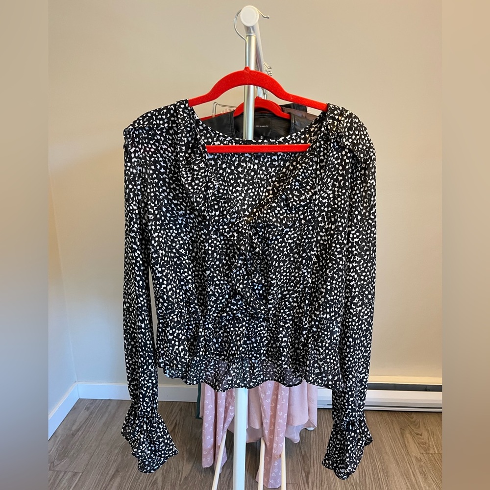 Dynamite Blouse (black/tan leopard print, Size M)